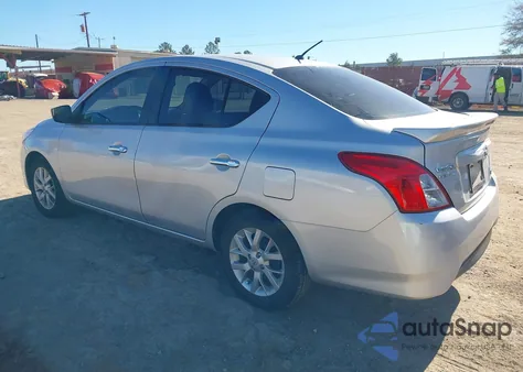 2015 Nissan Versa 1.6 Sv z USA, uszkodzony, nr VIN 3N1CN7AP9FL827819